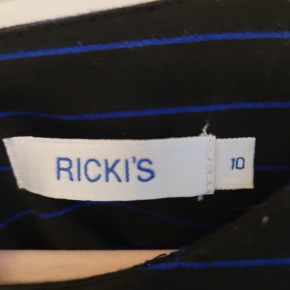 Dress - Picture 4 of 4